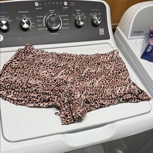 VS SLEEP Leopard Print Shorts